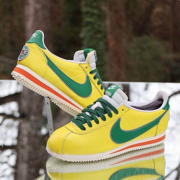 Nike Cortez Stranger Things Hawkins High School - Picture 3 of 16
